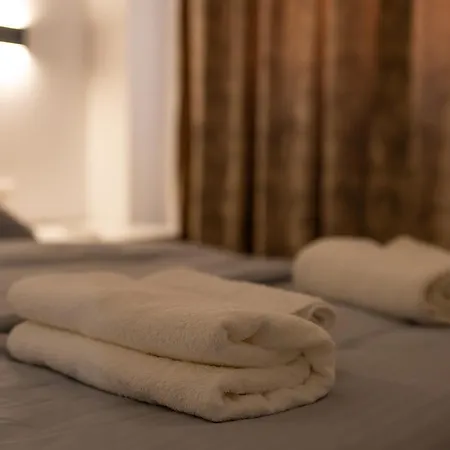 Center Apartment *